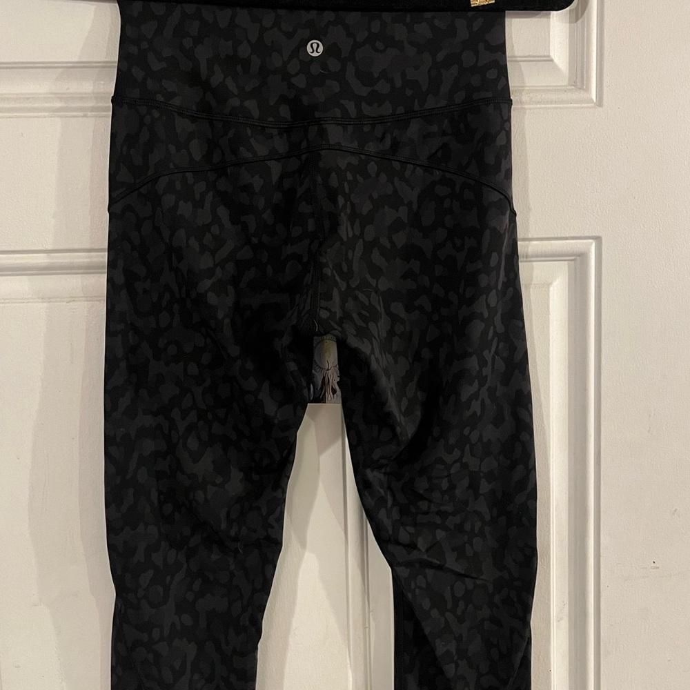 Lululemon Size 6 Camo Leggings - Picture 2 of 5